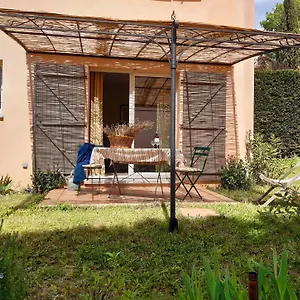 Hébergement de vacances Les Merles : Joli Dans La Campagne Aixoise., Venelles