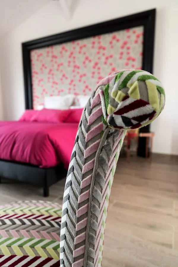 Hotel Chut ! c'est ici à Venelles 0*,  France